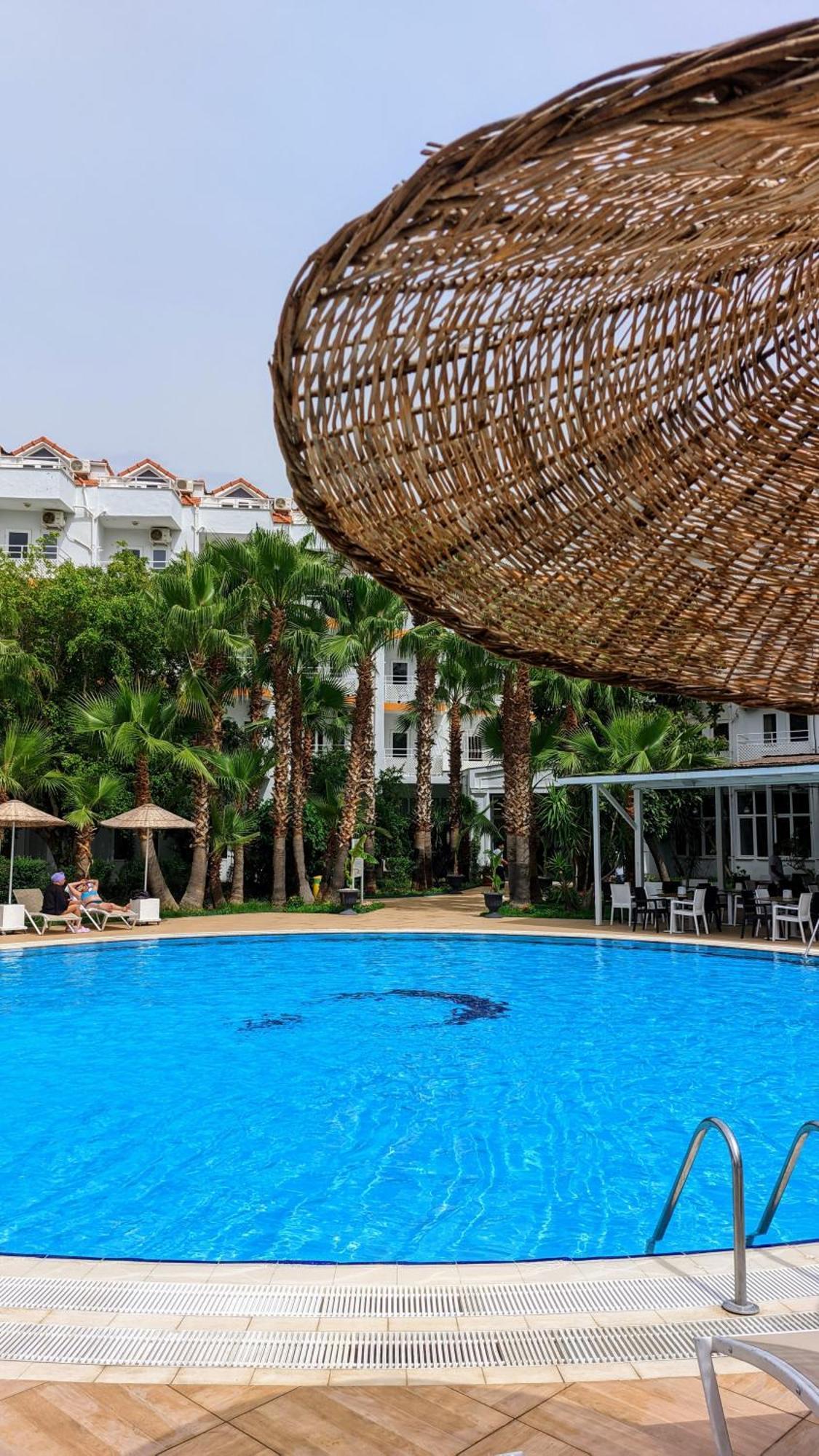 Uk Hotel Kiris Анталія Екстер'єр фото
