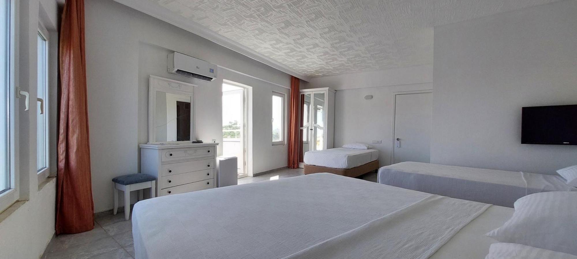 Uk Hotel Kiris Анталія Екстер'єр фото