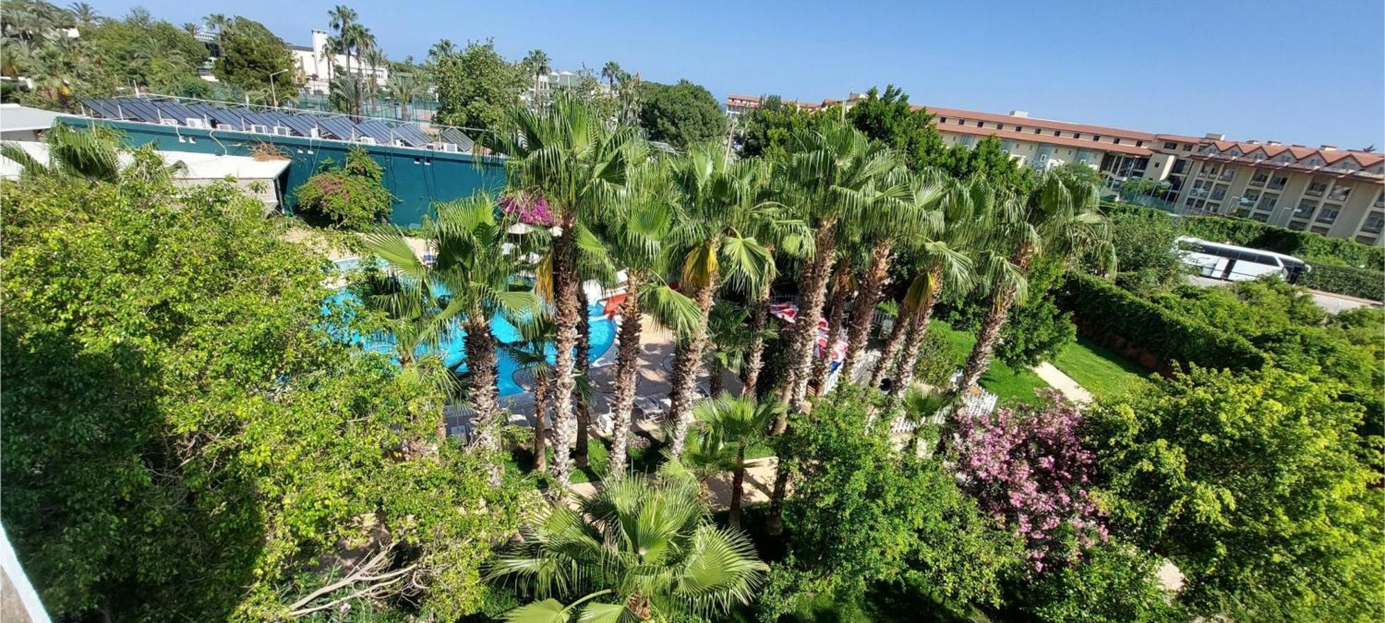 Uk Hotel Kiris Анталія Екстер'єр фото